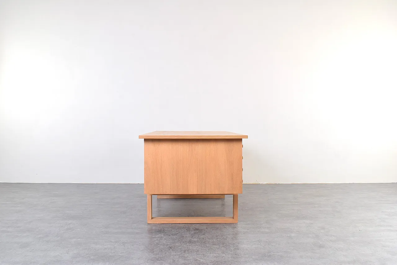 Scrivania autoportante Mid-Century in quercia di Torben Valeur & Henning Jensen fo 8