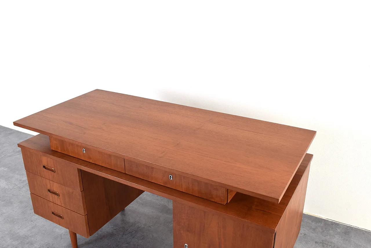Scrivania Mid-Century in teak, anni '60 17