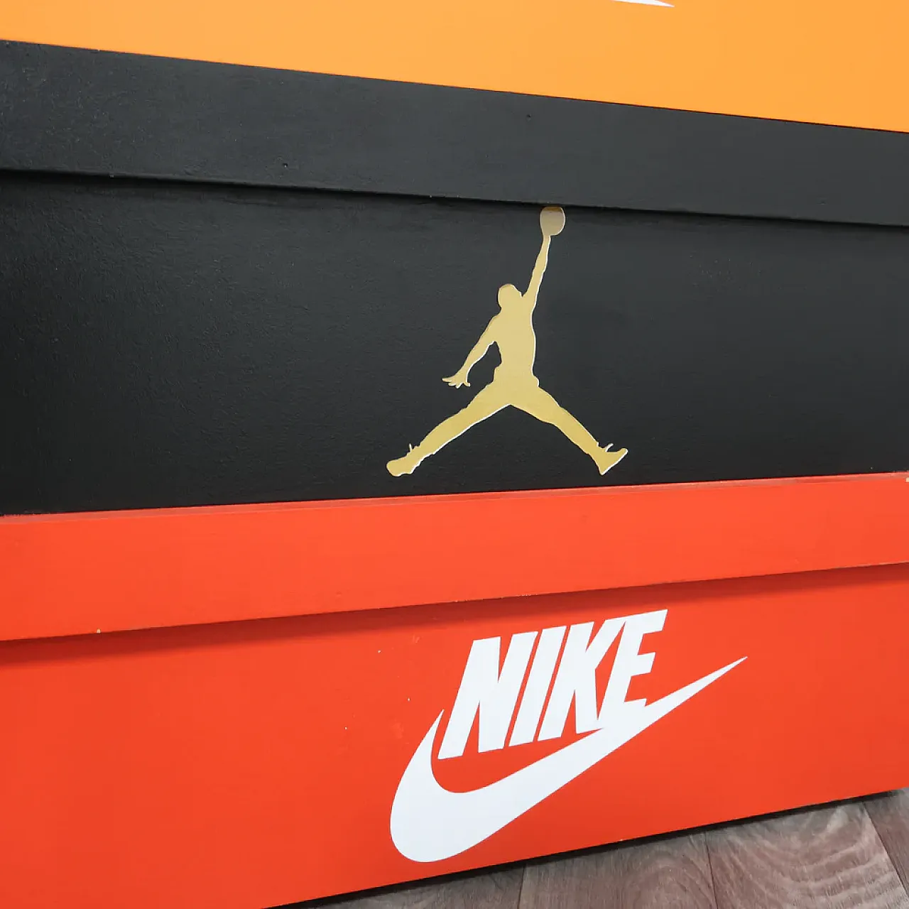 Scarpiera Sneakers a forma di scatole, anni 2000 4