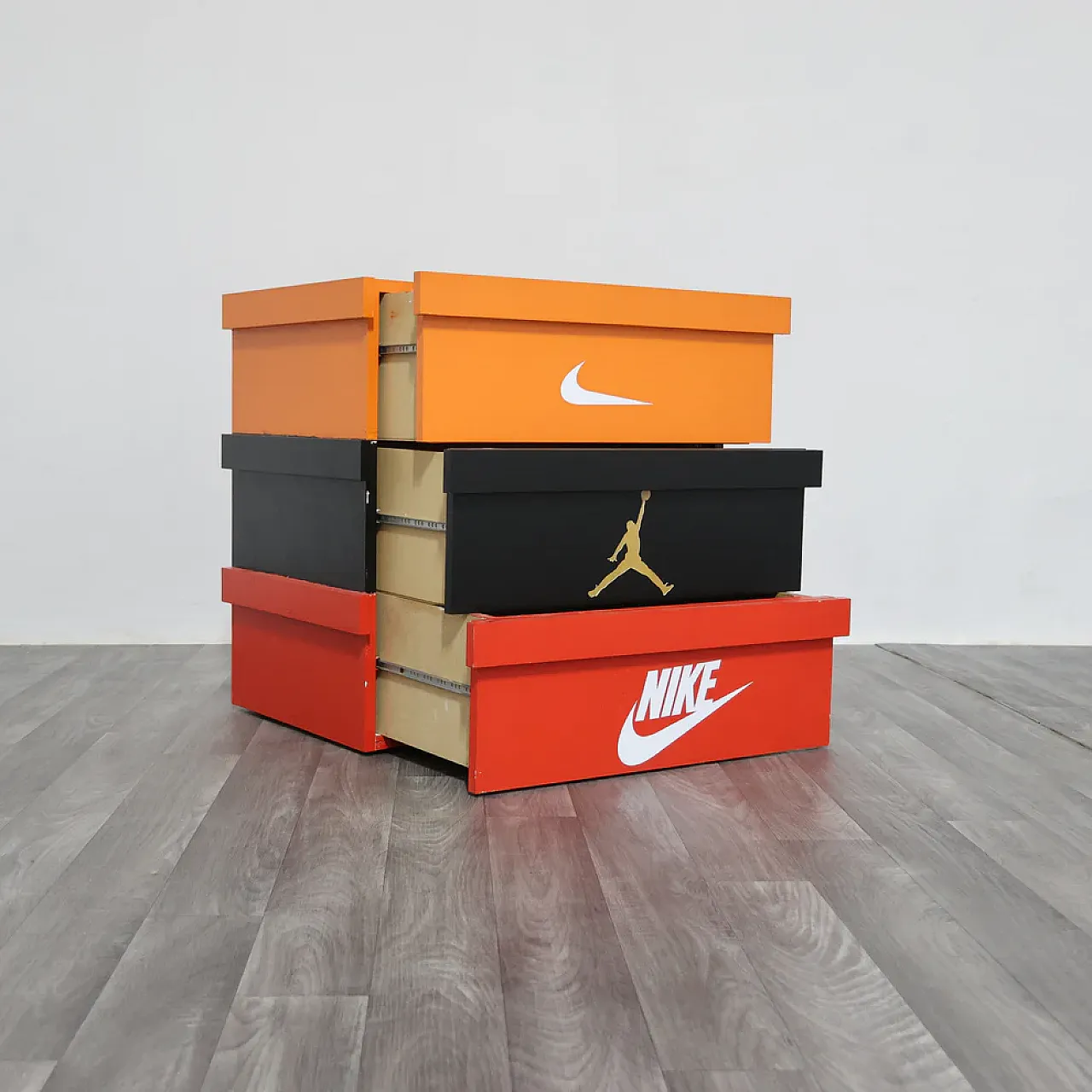 Scarpiera Sneakers a forma di scatole, anni 2000 7