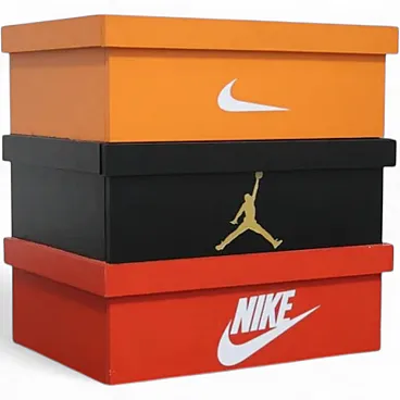 Scarpiera Sneakers a forma di scatole, anni 2000