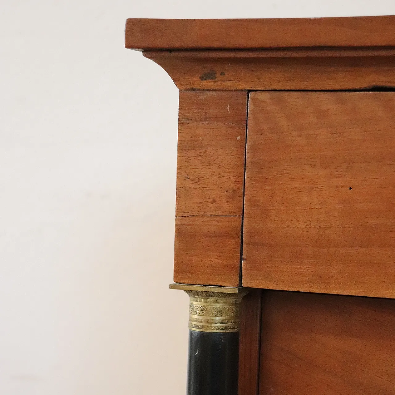 Chest of drawers in solid walnut, early 19th century 4