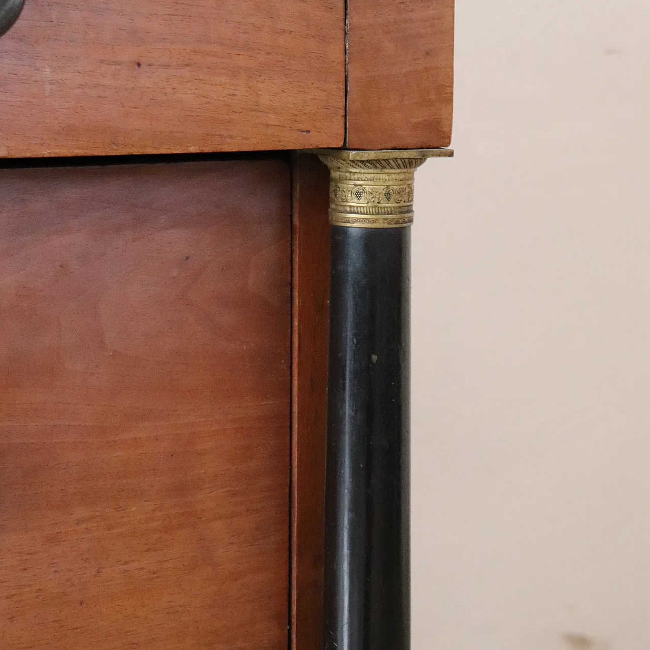 Chest of drawers in solid walnut, early 19th century 8