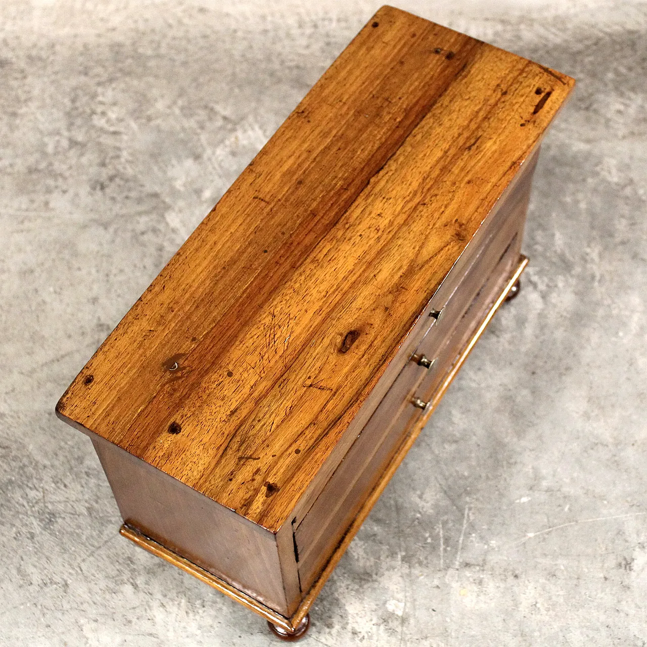 Miniature model of Italian walnut chest of drawers, 19th century 7