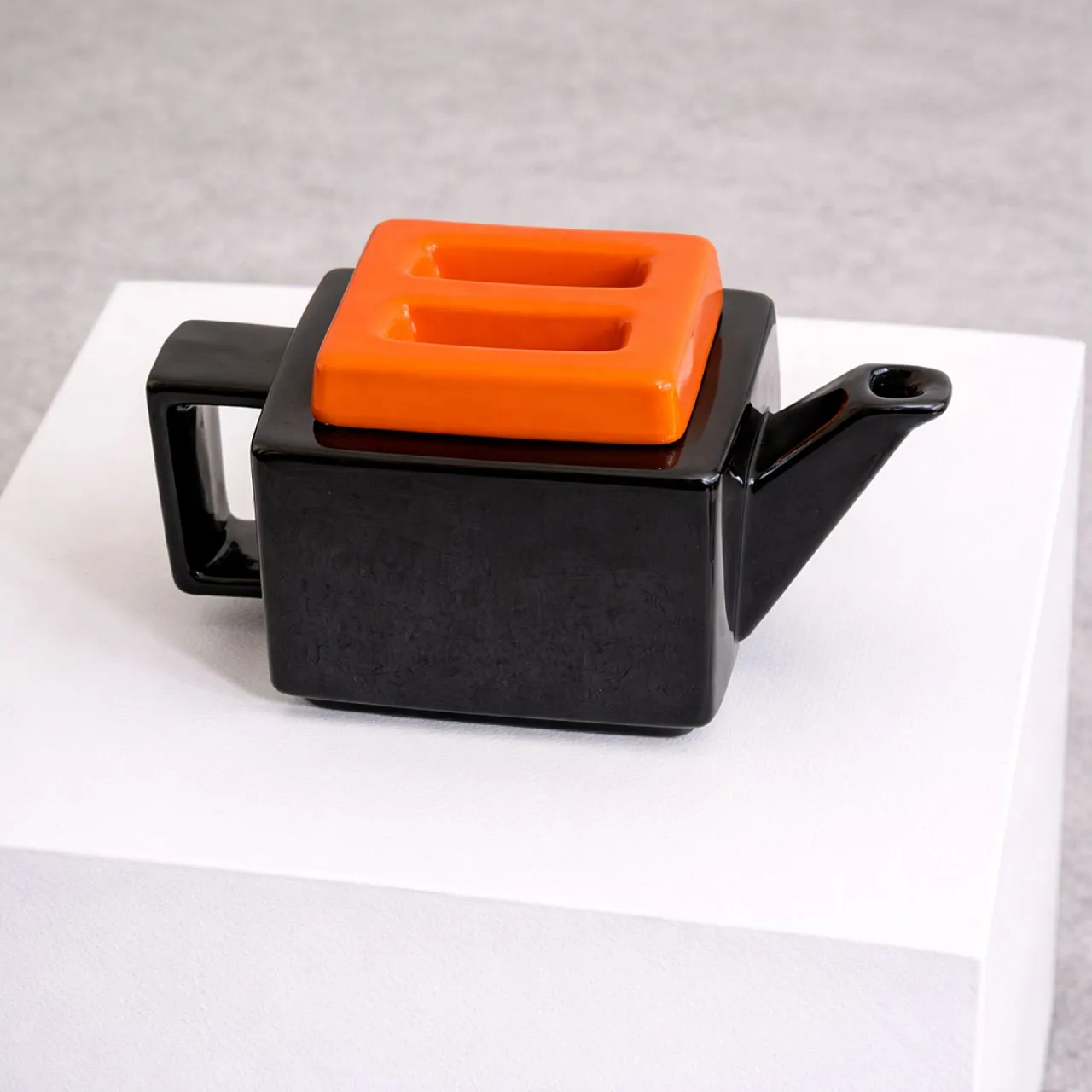 Tea set in red and black glazed ceramic, Sottsass style, 1970s 2