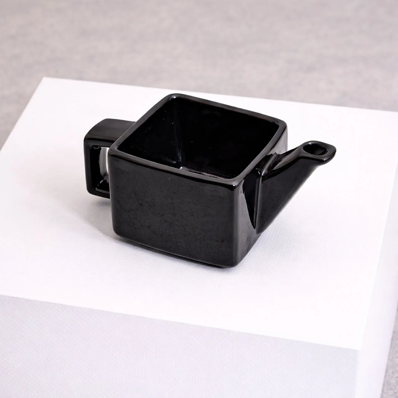 Tea set in red and black glazed ceramic, Sottsass style, 1970s 4