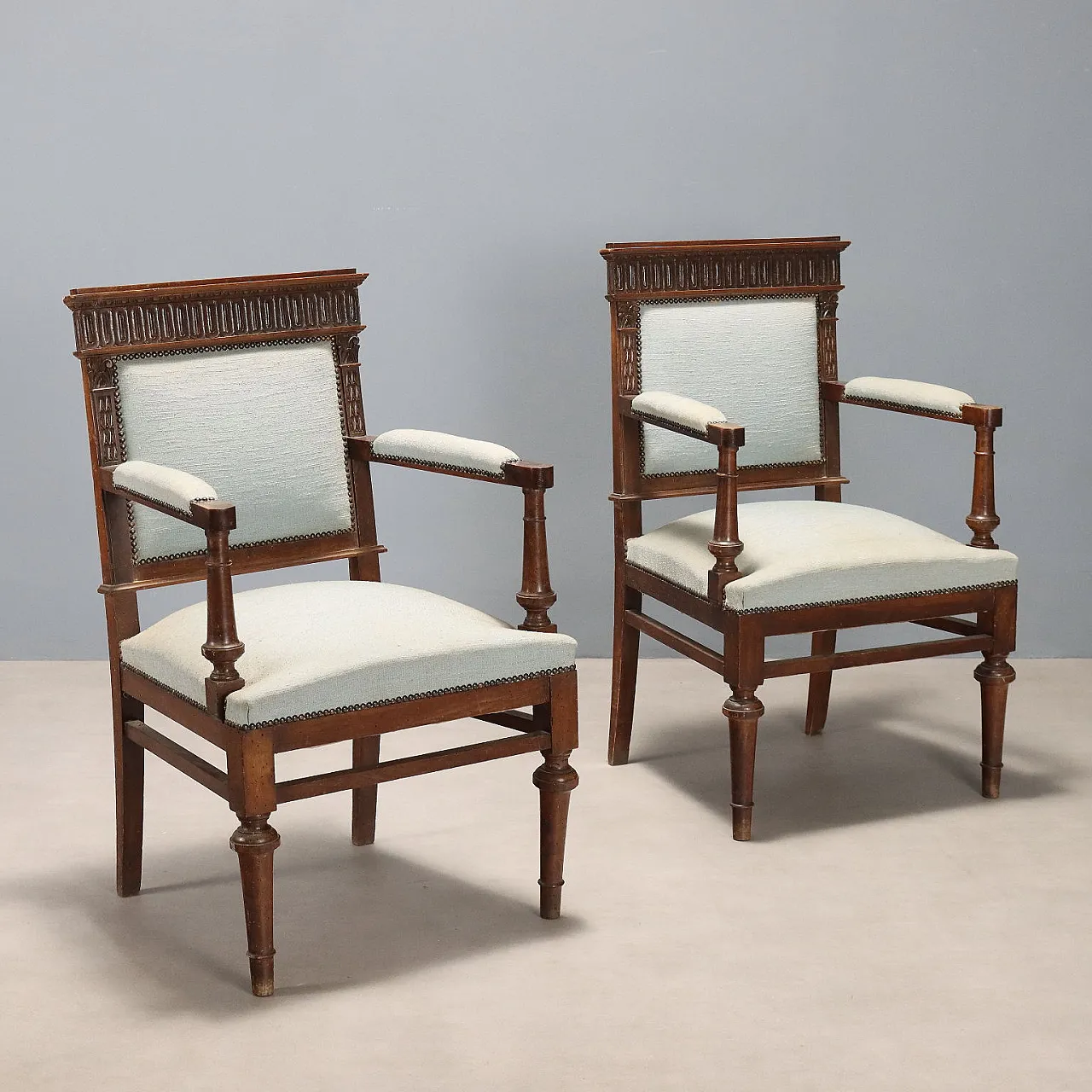 Coppia di poltrone neobarocche in noce, fine '800 1