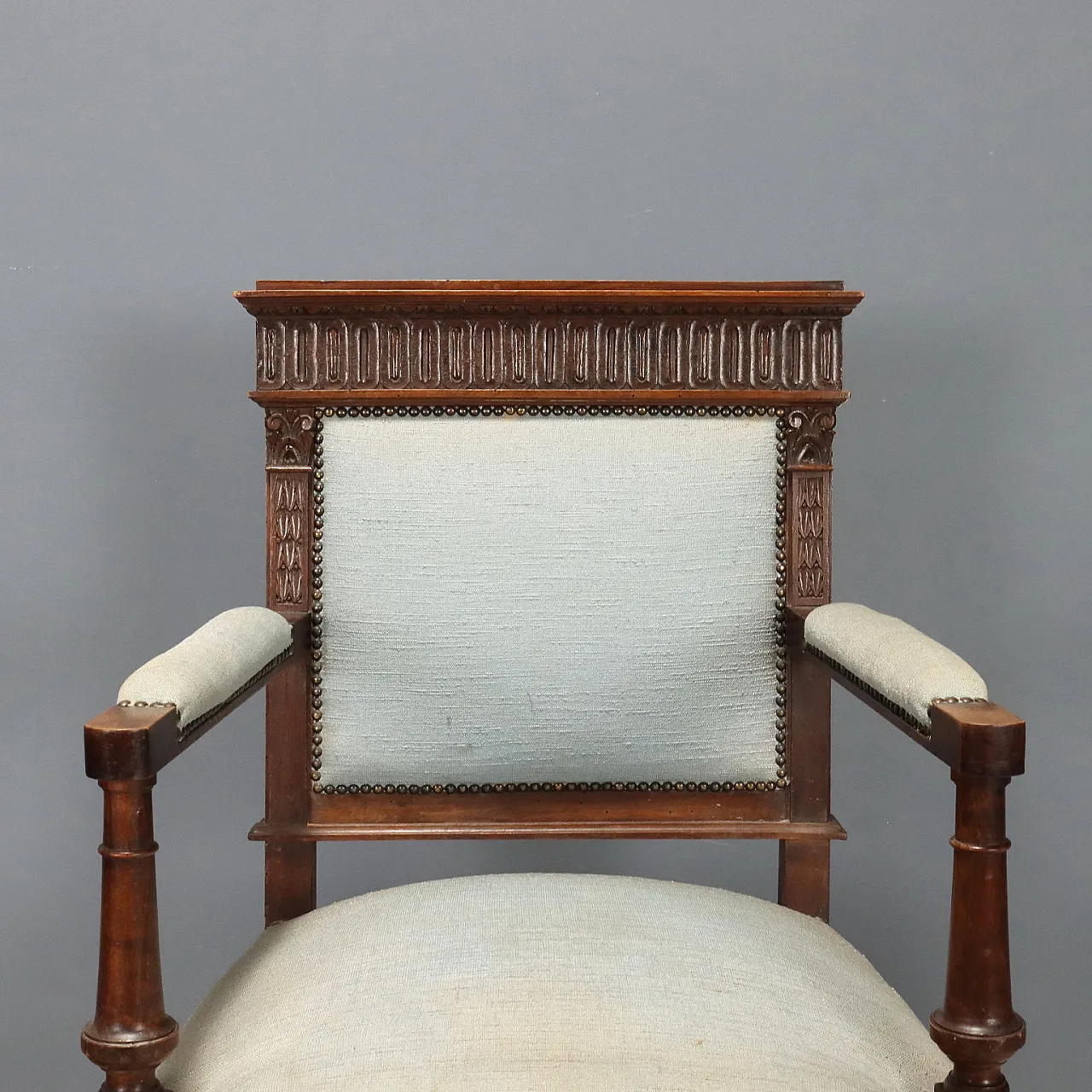 Coppia di poltrone neobarocche in noce, fine '800 5