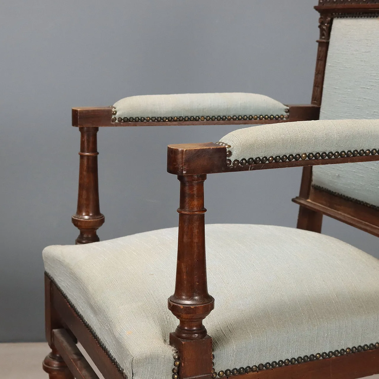 Coppia di poltrone neobarocche in noce, fine '800 6