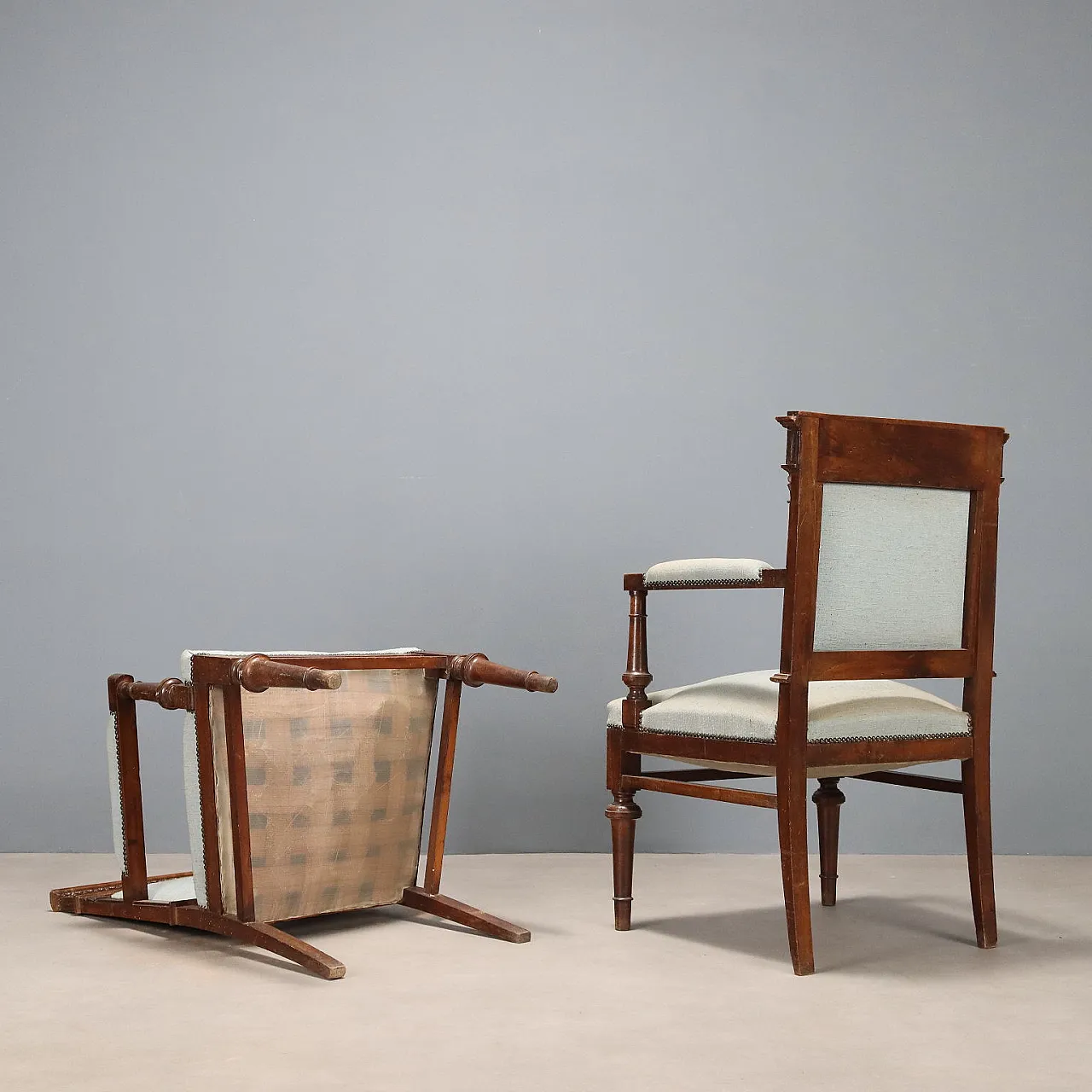 Coppia di poltrone neobarocche in noce, fine '800 9