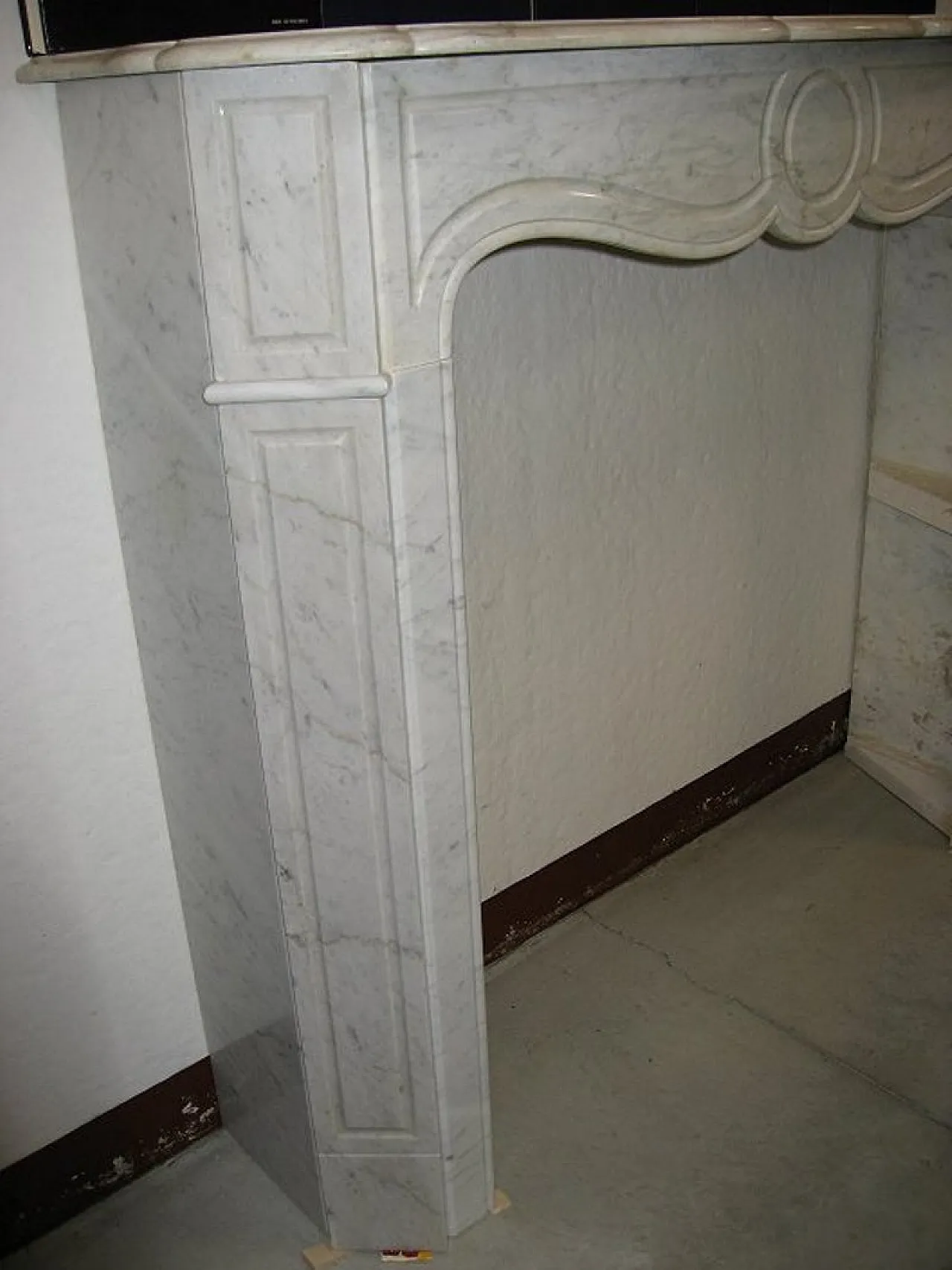 Fireplace in white marble, early 20th century 3