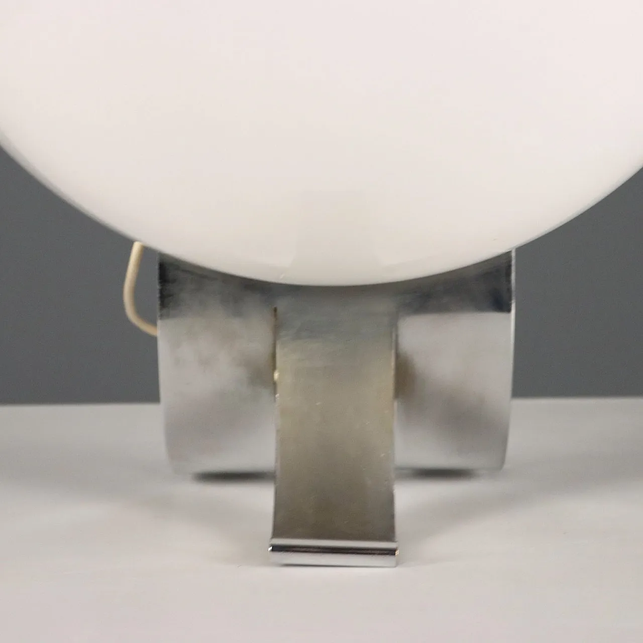 Lampada con struttura in metallo cromato e metacrilato, '900 7