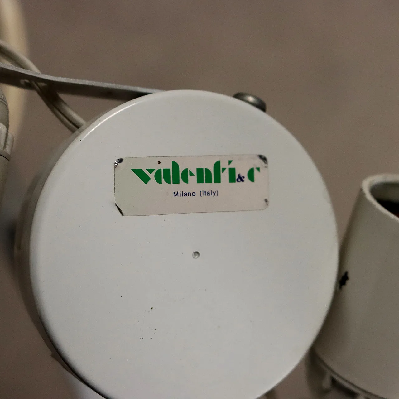 Lampada con struttura in metallo cromato e metacrilato, '900 8