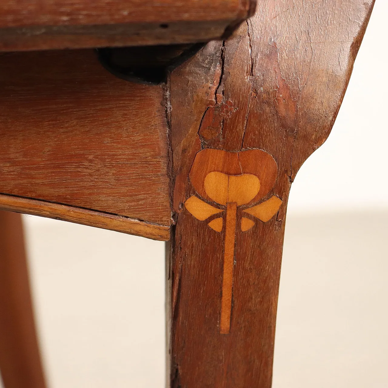 6 sedie e 2 poltroncine in stile Liberty in mogano, '900 8