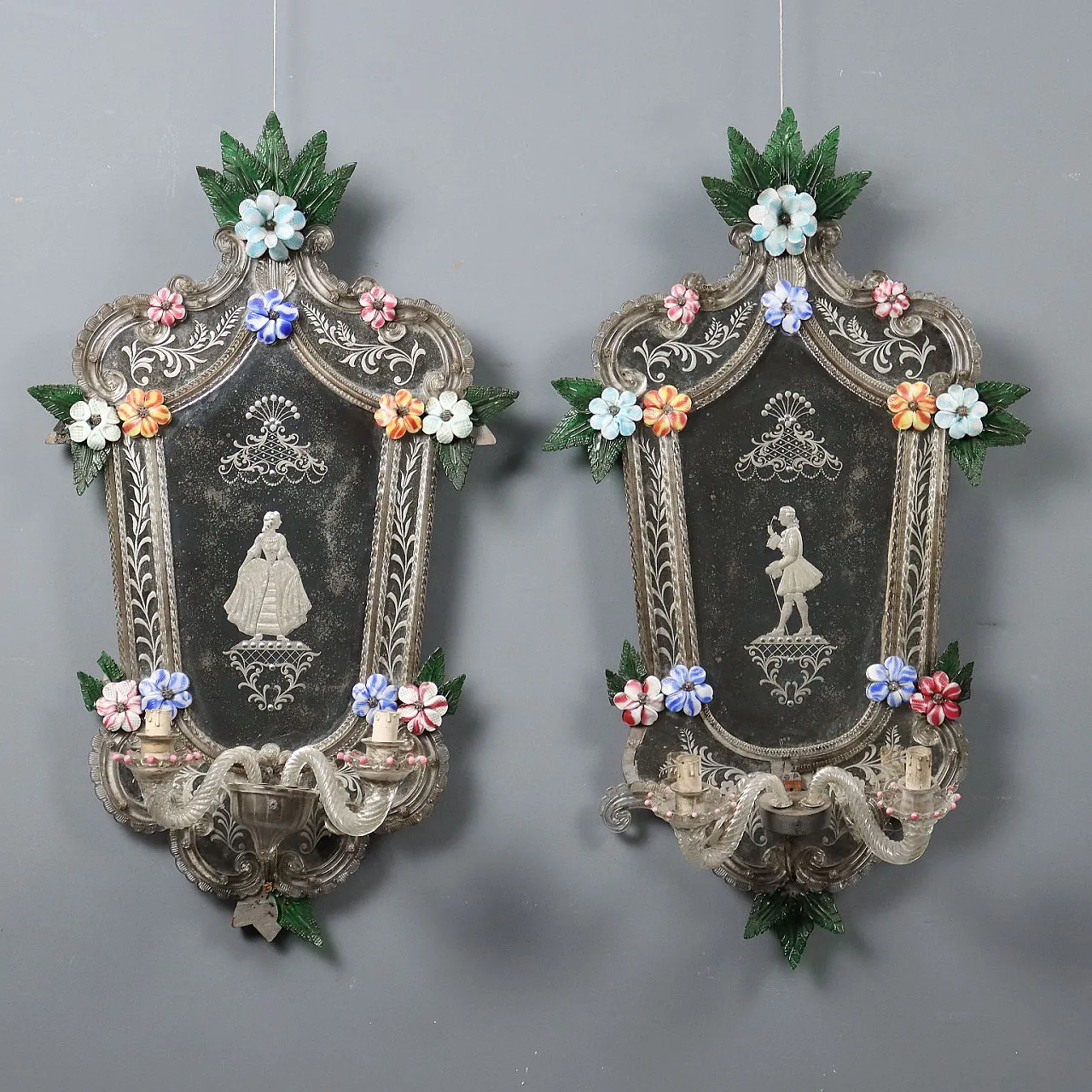 Coppia di specchi incisi in vetro soffiato, primo '900 1