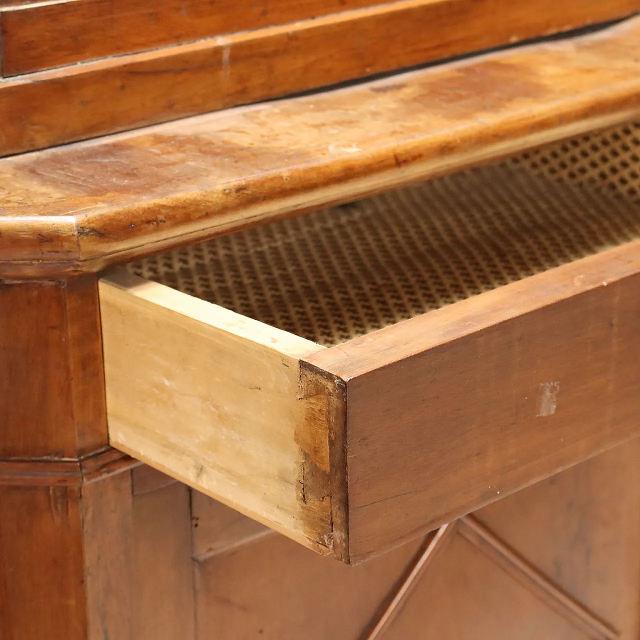 Credenza in noce e vetro, metà '800 8