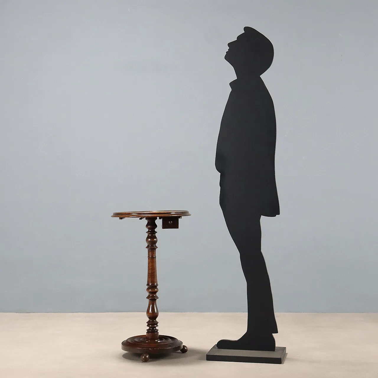 Tavolino in faggio tinto noce, primo '900 2