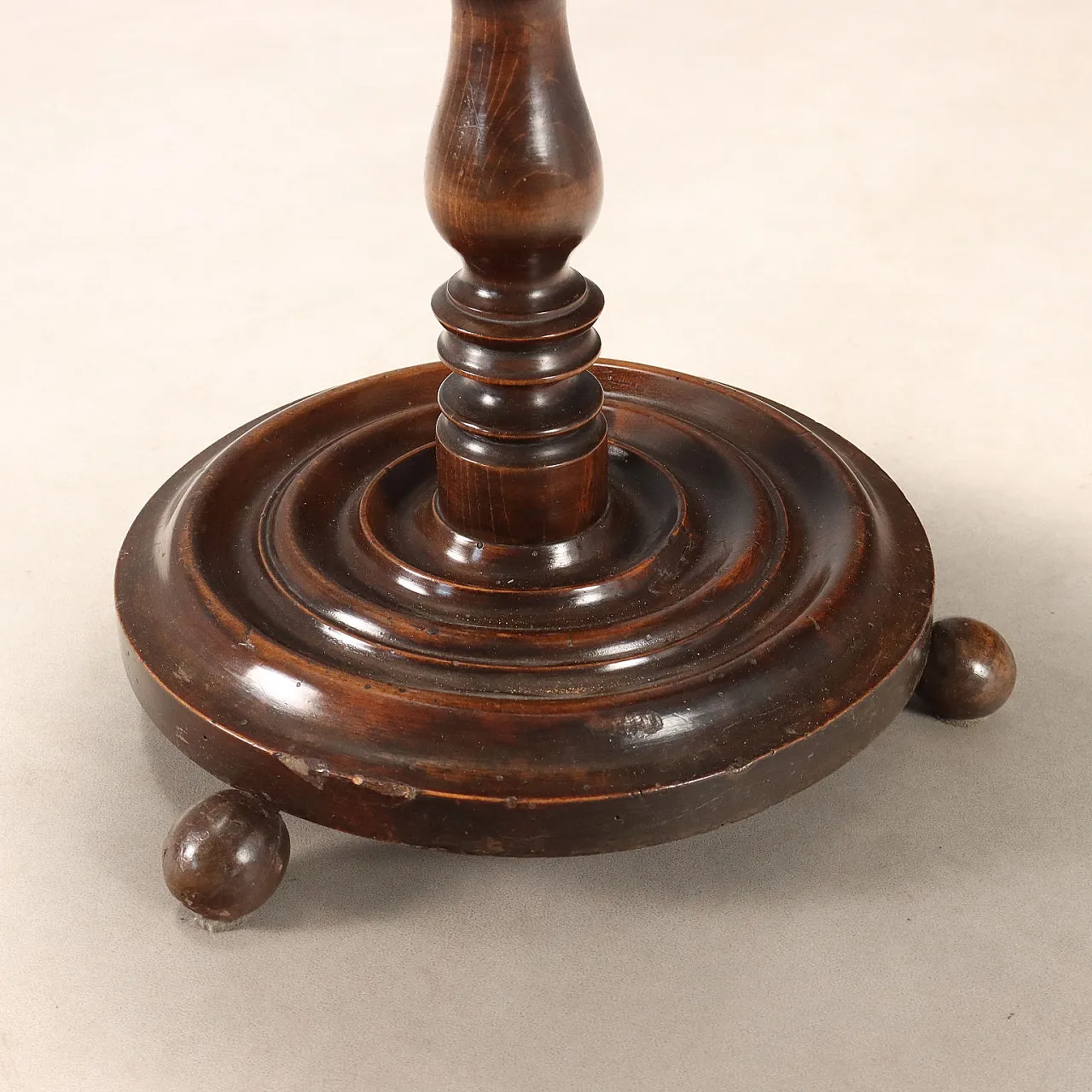 Tavolino in faggio tinto noce, primo '900 5