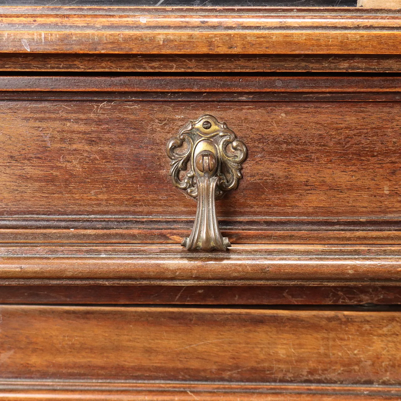 Coppia di comodini neorinascimentali in noce, primo '900 8