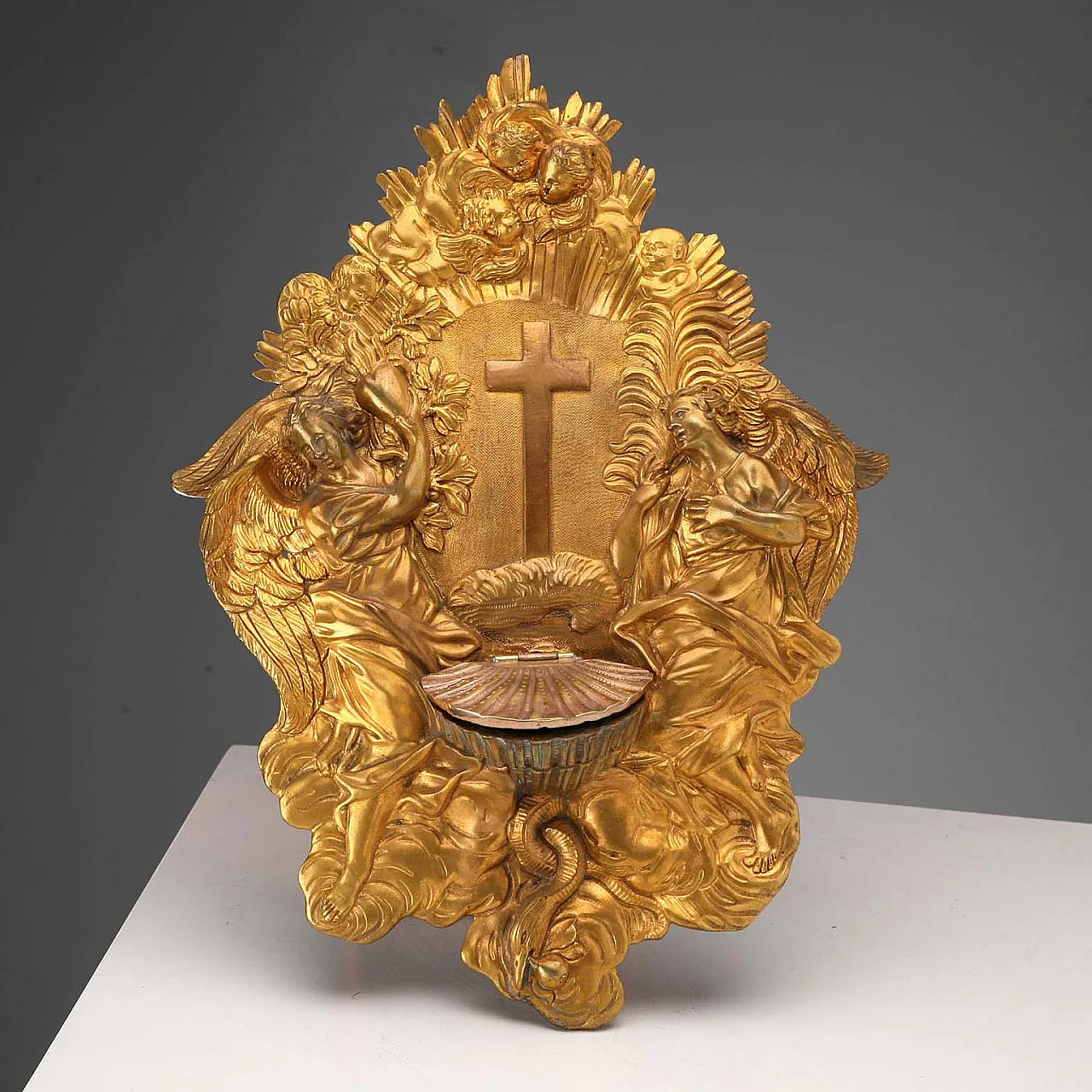 Gilded bronze holy water stoup, chiseled and engraved, 20th century 1