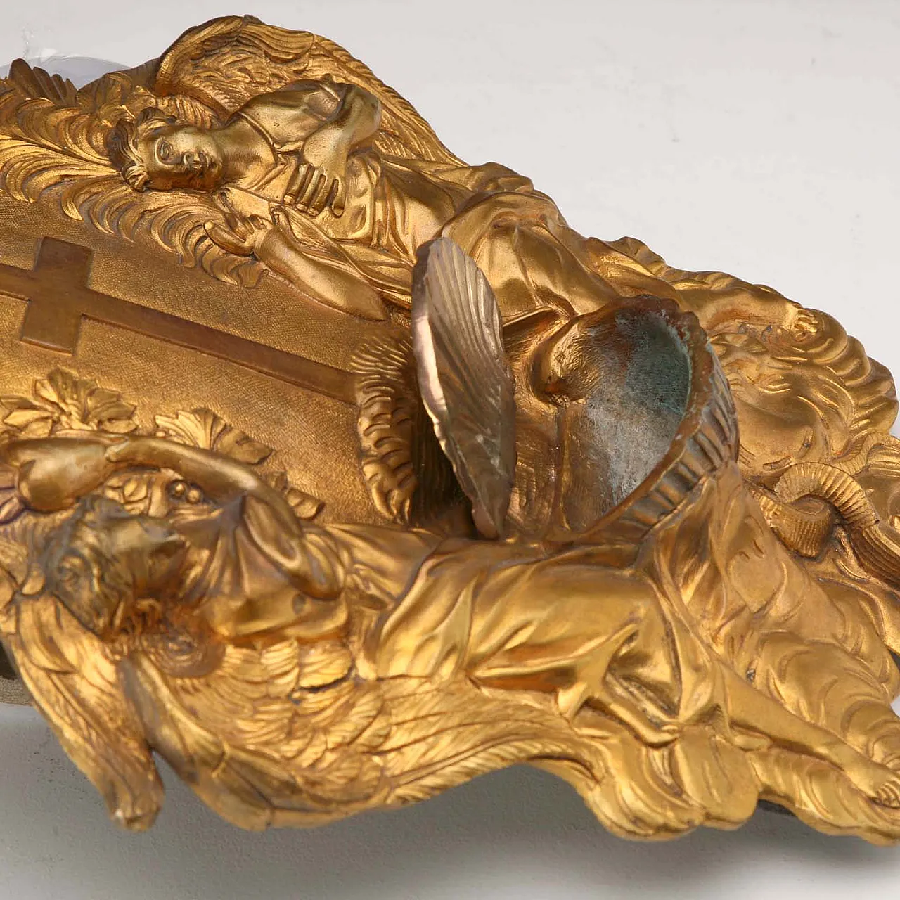 Gilded bronze holy water stoup, chiseled and engraved, 20th century 6