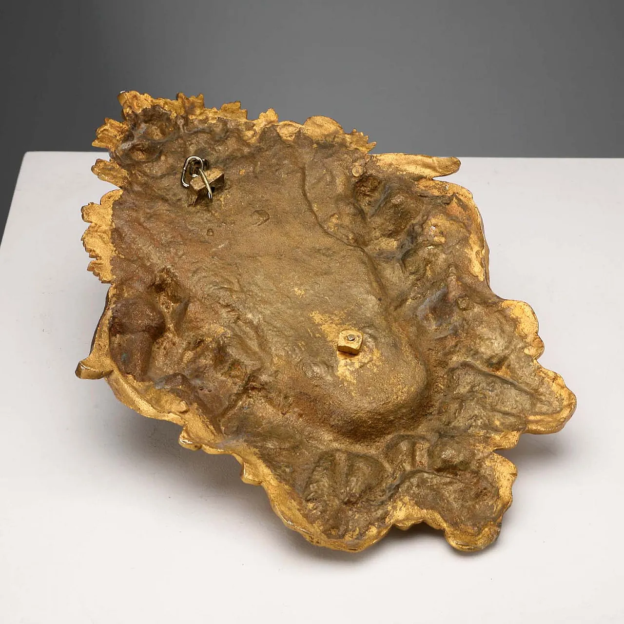 Gilded bronze holy water stoup, chiseled and engraved, 20th century 7