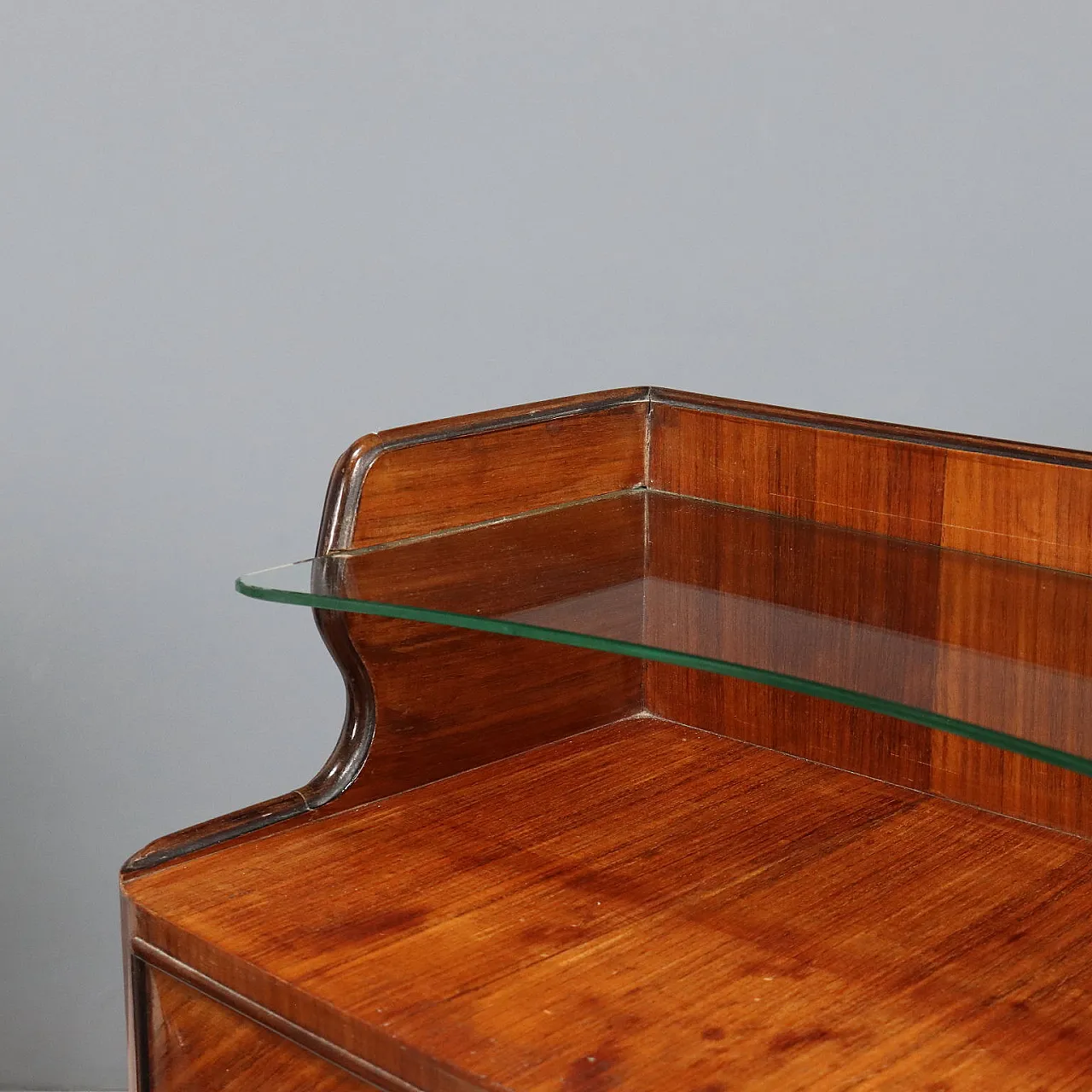 Coppia di comodini in legno esotico, ottone vetro, '900 5