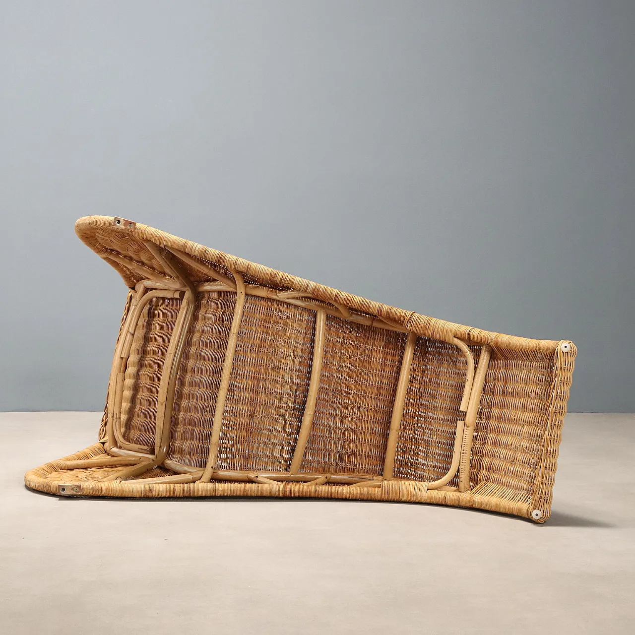 Chaise longue in bamboo and woven wicker, 20th century 9