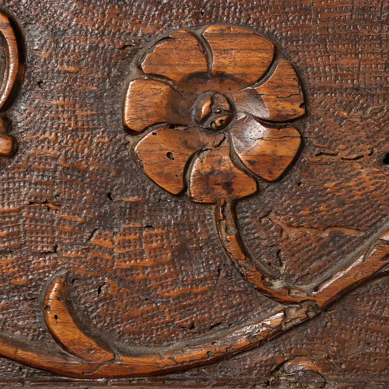 Cassettone feltrino, inizio '700 9