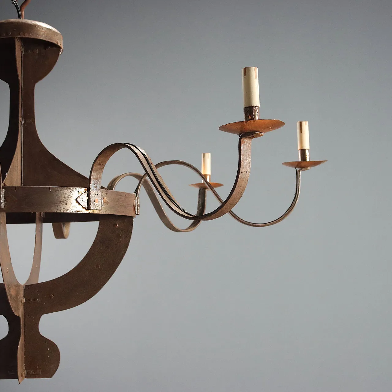 Lampadario in ferro battuto, rame e lamiera, inizi '900 3