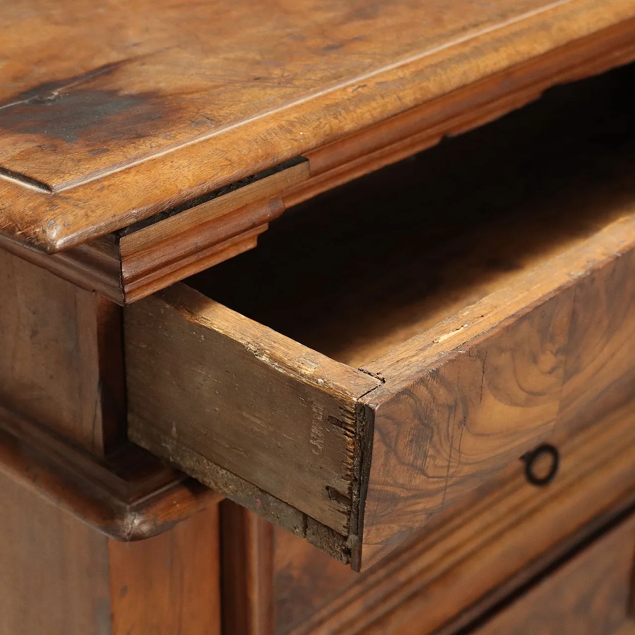 Inginocchiatoio barocco in noce, primo '700 3