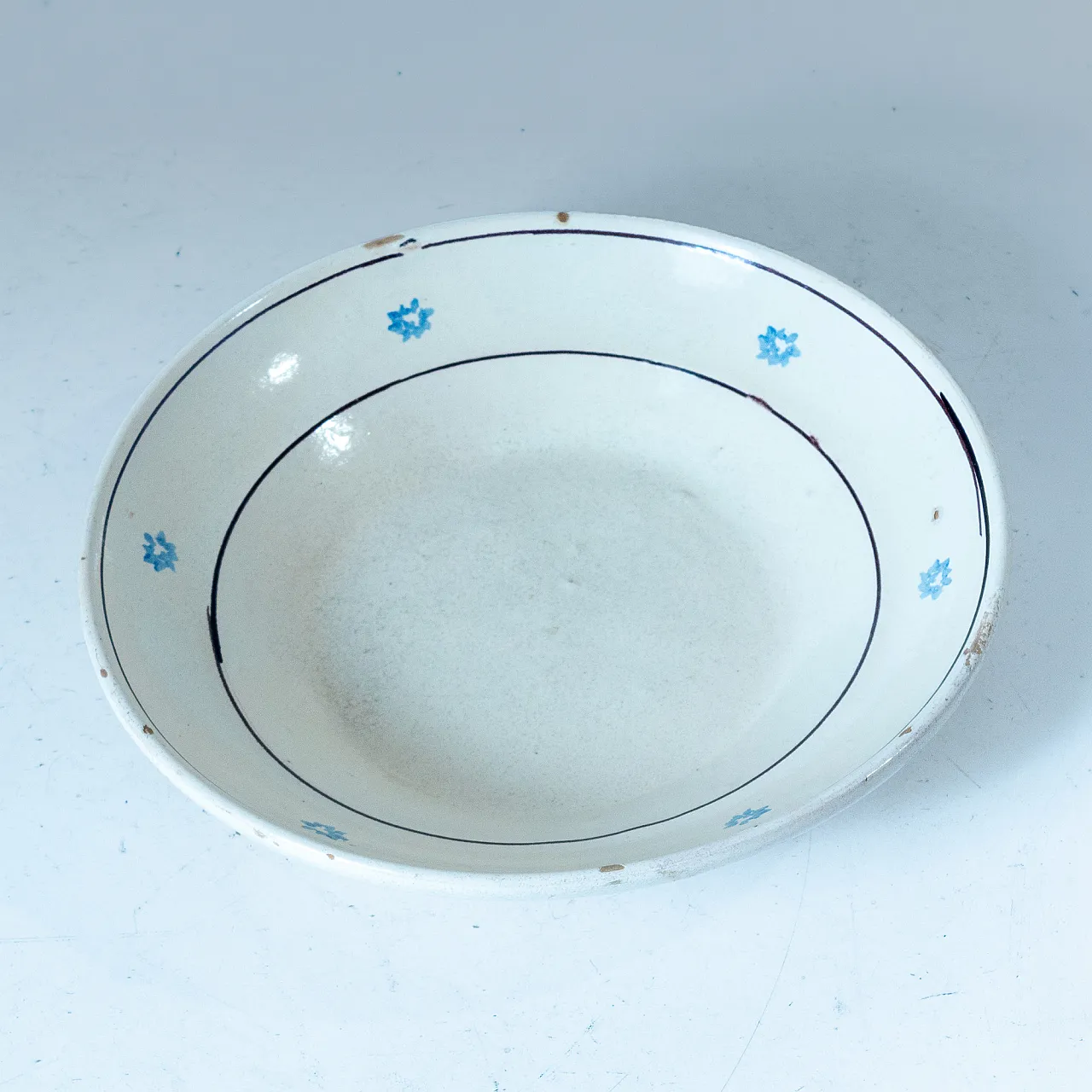 3 ceramic plates, 1900 4