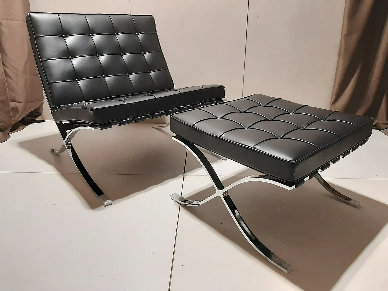 Barcellona Relax armchair by Knoll in black Venezia leather, 2000s 2