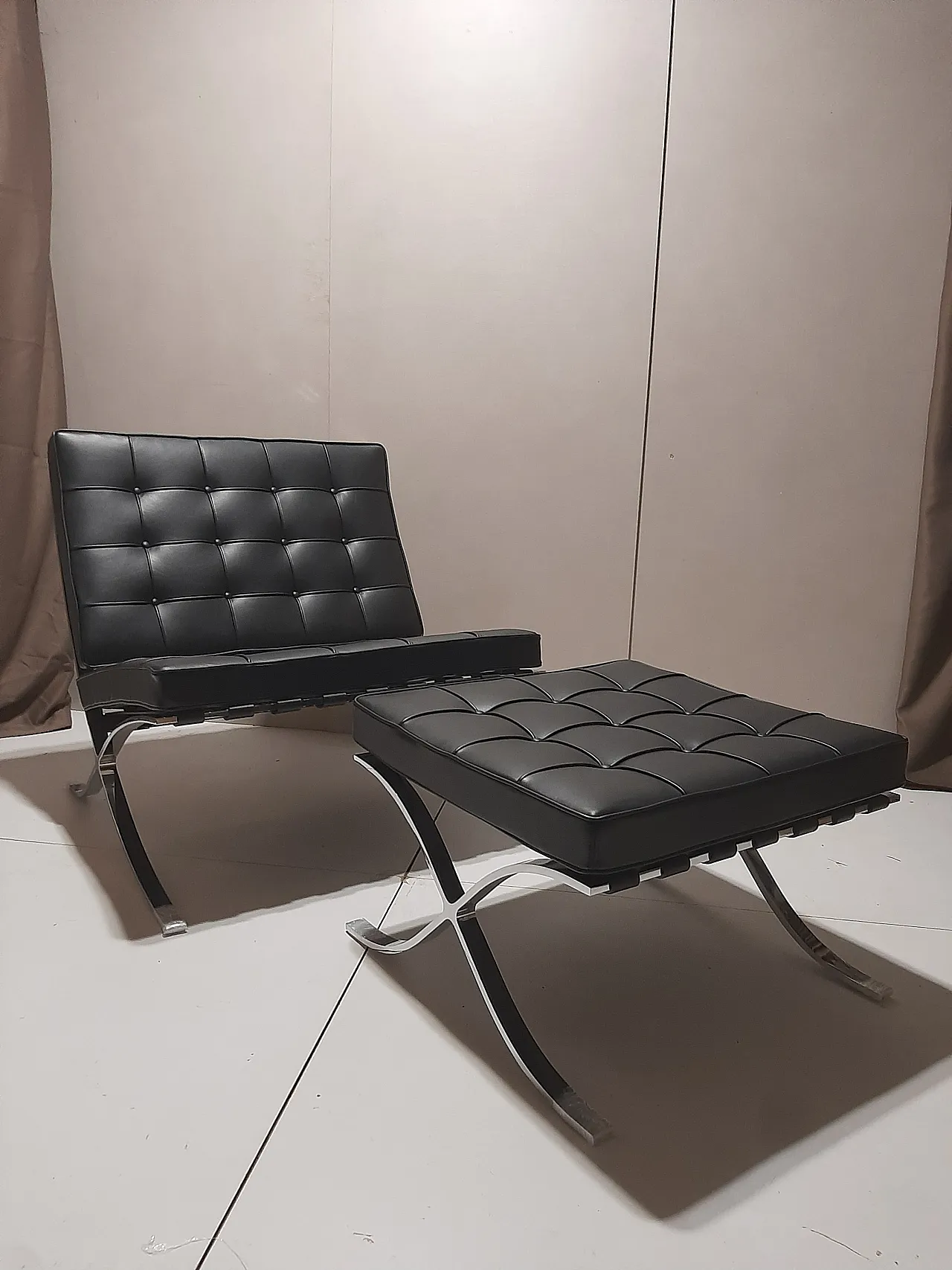 Barcellona Relax armchair by Knoll in black Venezia leather, 2000s 6