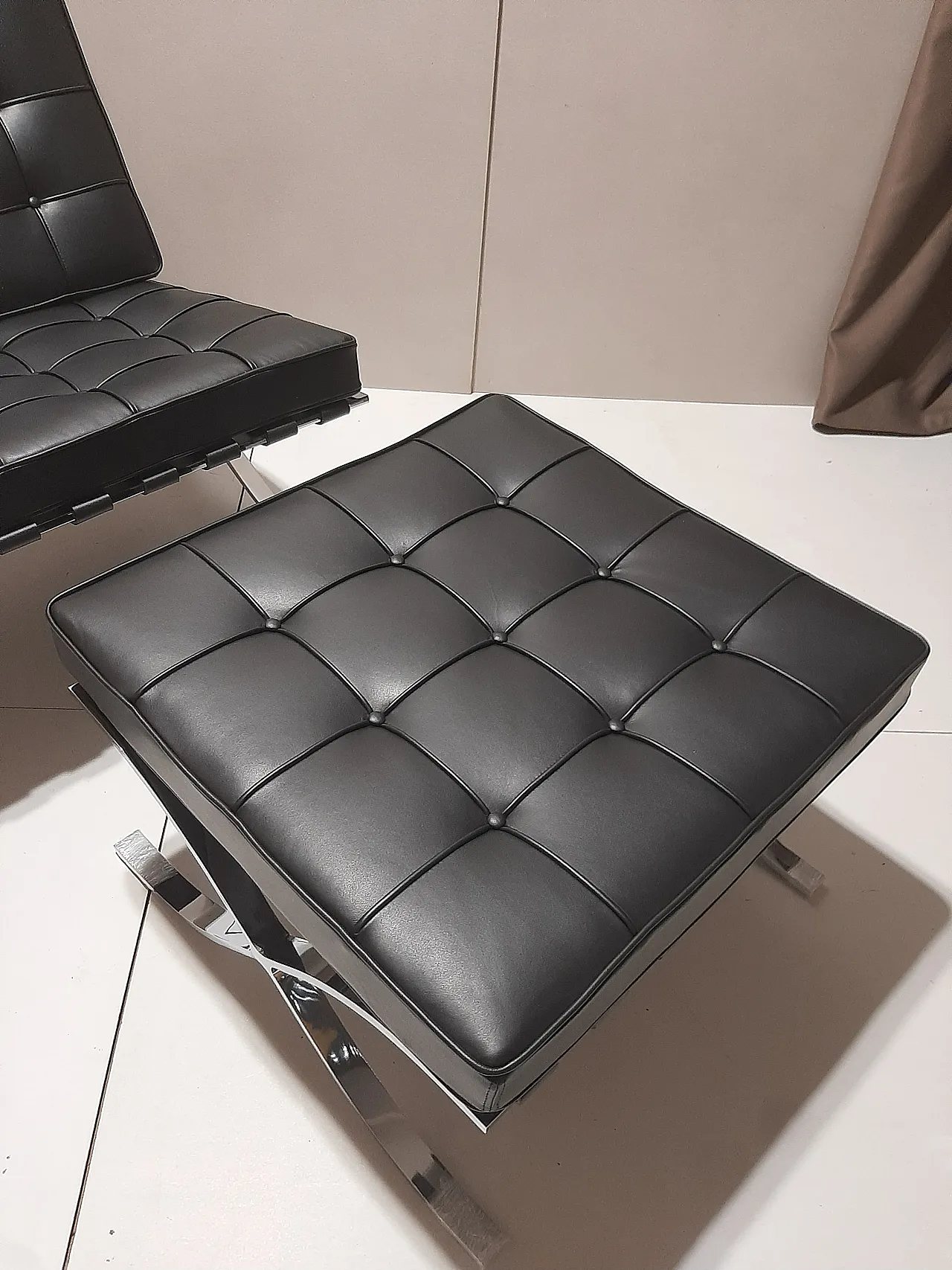 Barcellona Relax armchair by Knoll in black Venezia leather, 2000s 12