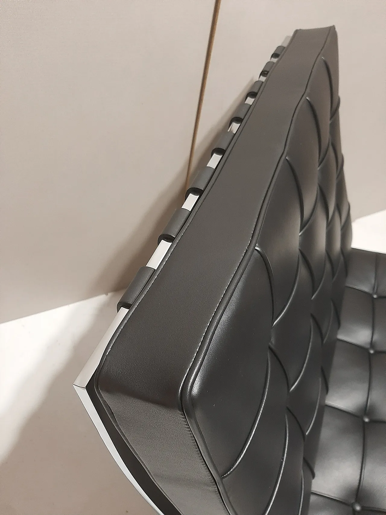 Barcellona Relax armchair by Knoll in black Venezia leather, 2000s 13