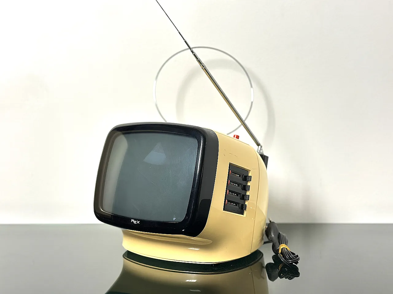 Televisore REX L9 di Luigi Molinis, anni '70 1