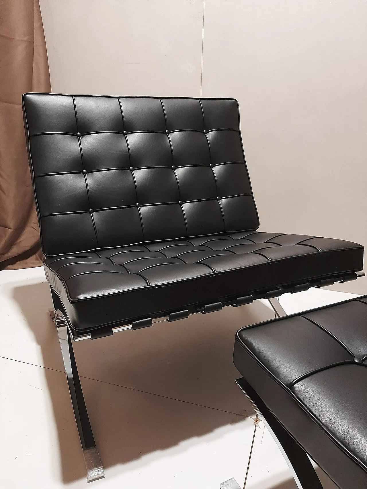 Barcellona Relax armchair by Knoll in black Venezia leather, 2000s 42