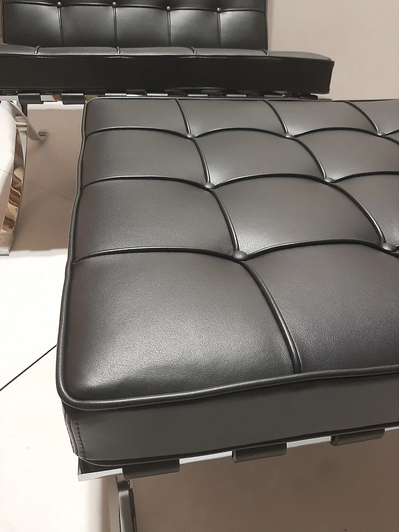 Barcellona Relax armchair by Knoll in black Venezia leather, 2000s 47