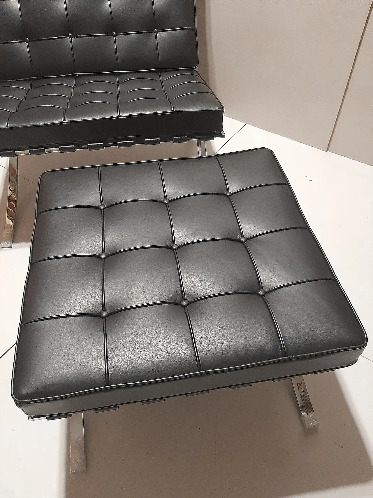 Barcellona Relax armchair by Knoll in black Venezia leather, 2000s 48