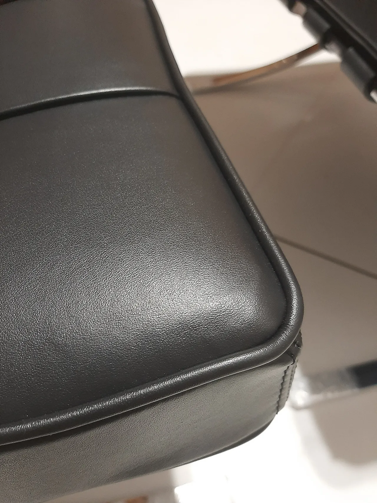 Barcellona Relax armchair by Knoll in black Venezia leather, 2000s 54