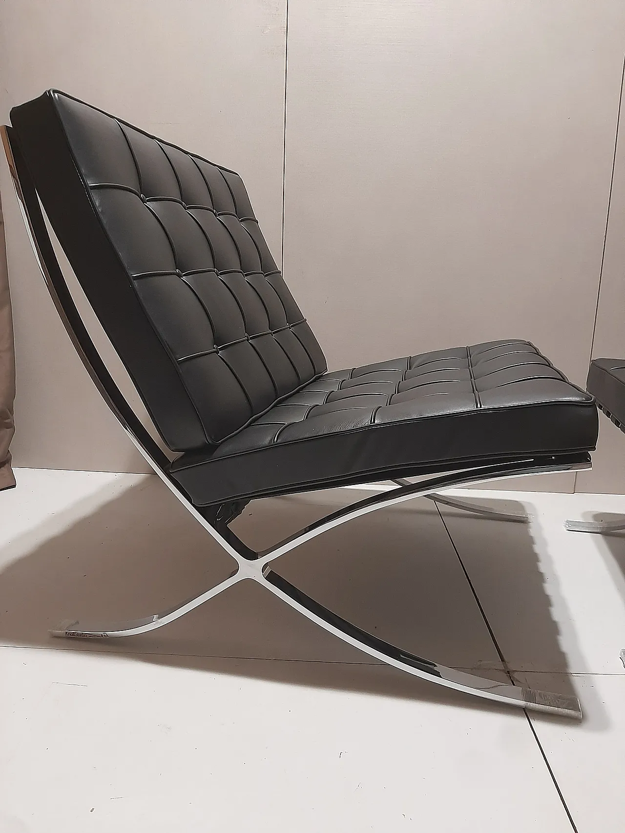 Barcellona Relax armchair by Knoll in black Venezia leather, 2000s 73