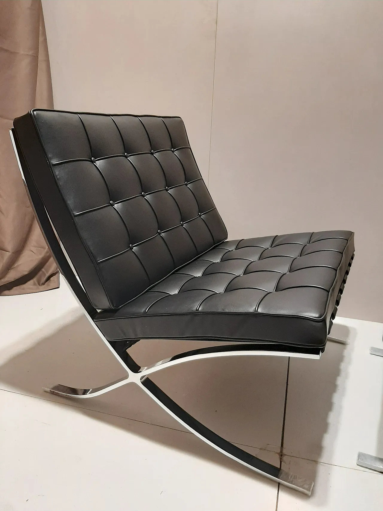 Barcellona Relax armchair by Knoll in black Venezia leather, 2000s 79