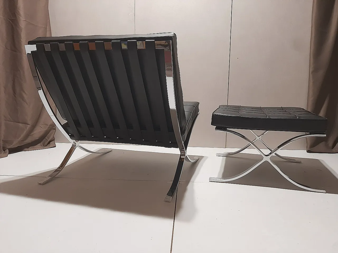 Barcellona Relax armchair by Knoll in black Venezia leather, 2000s 86