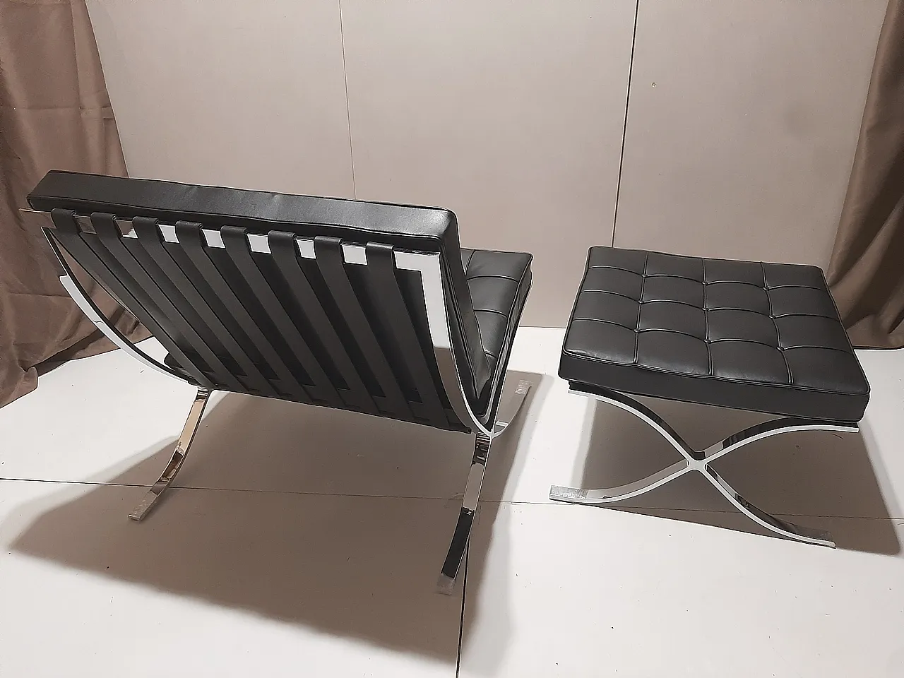 Barcellona Relax armchair by Knoll in black Venezia leather, 2000s 88