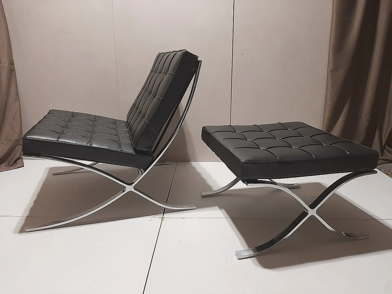 Barcellona Relax armchair by Knoll in black Venezia leather, 2000s 93