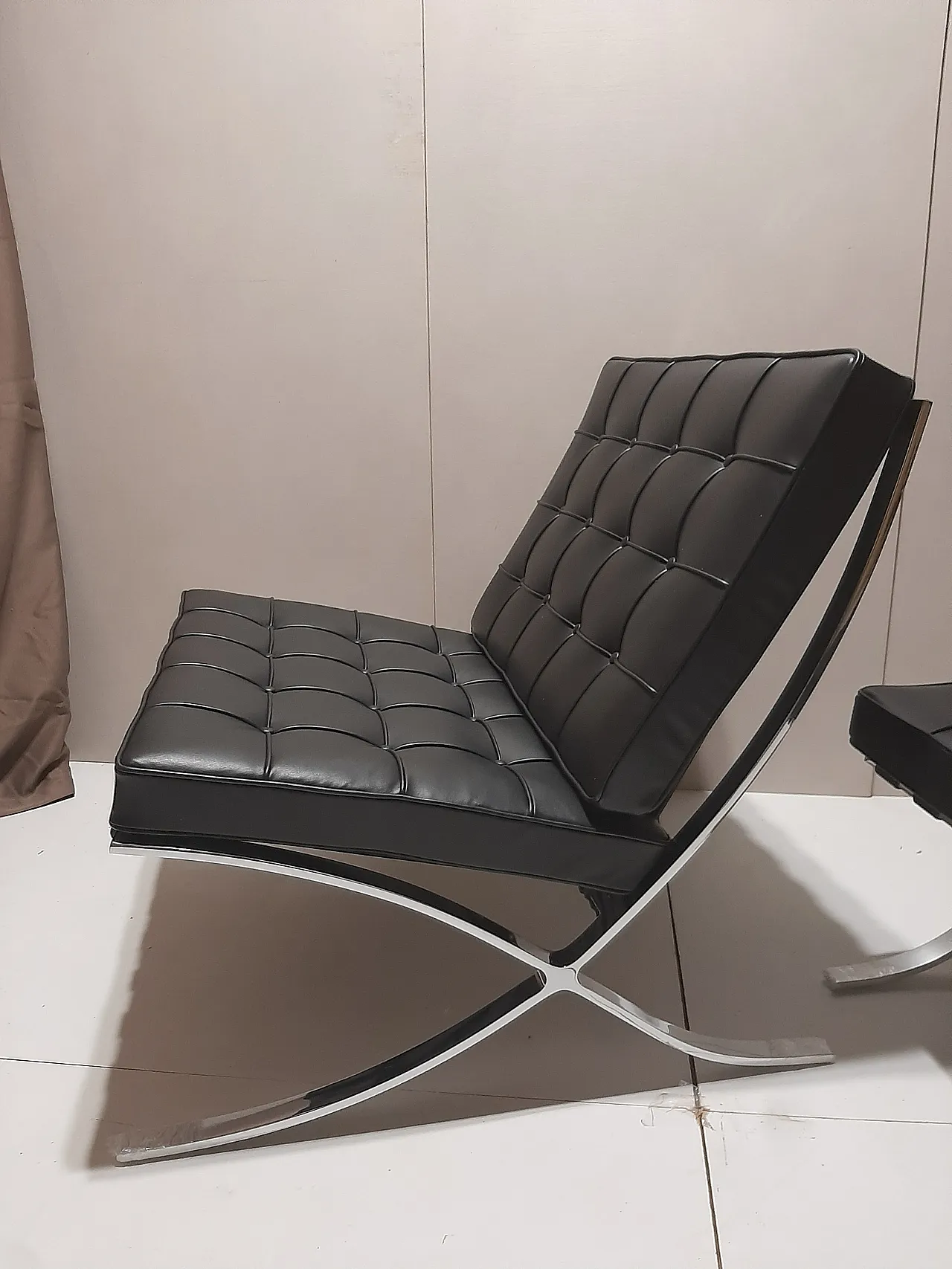 Barcellona Relax armchair by Knoll in black Venezia leather, 2000s 95