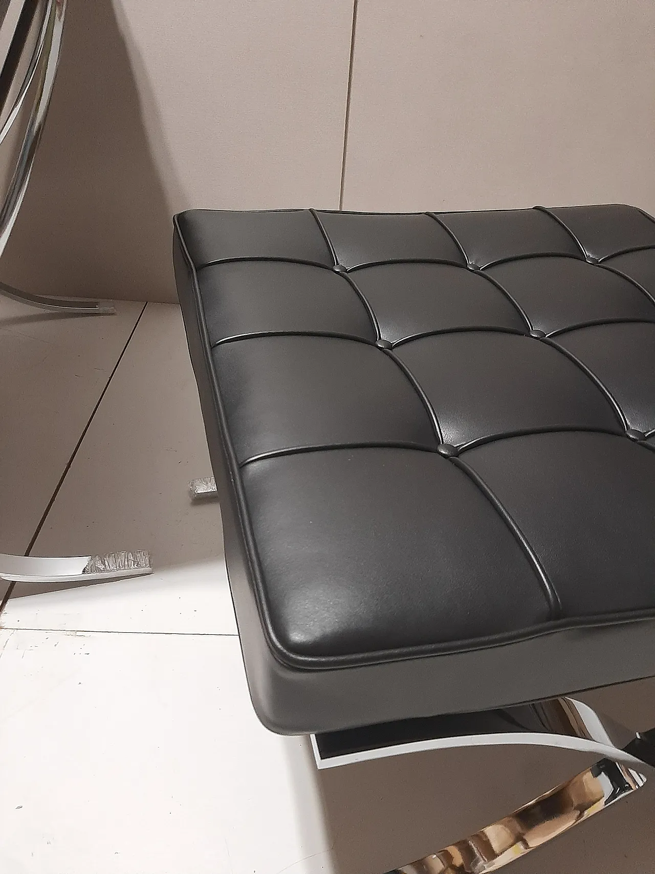 Barcellona Relax armchair by Knoll in black Venezia leather, 2000s 97