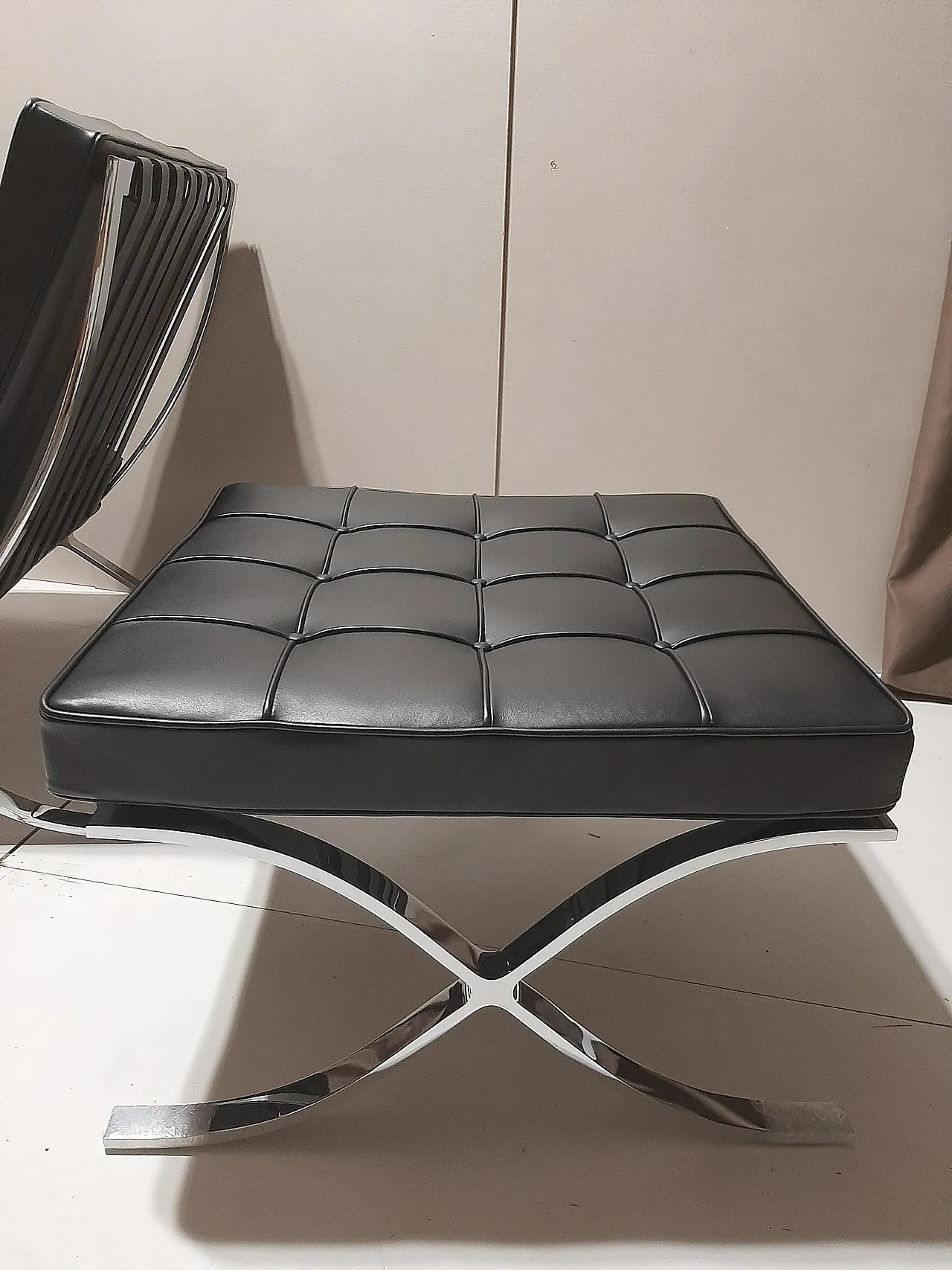 Barcellona Relax armchair by Knoll in black Venezia leather, 2000s 99