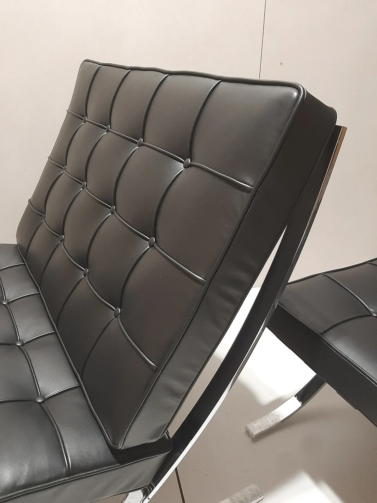 Barcellona Relax armchair by Knoll in black Venezia leather, 2000s 102